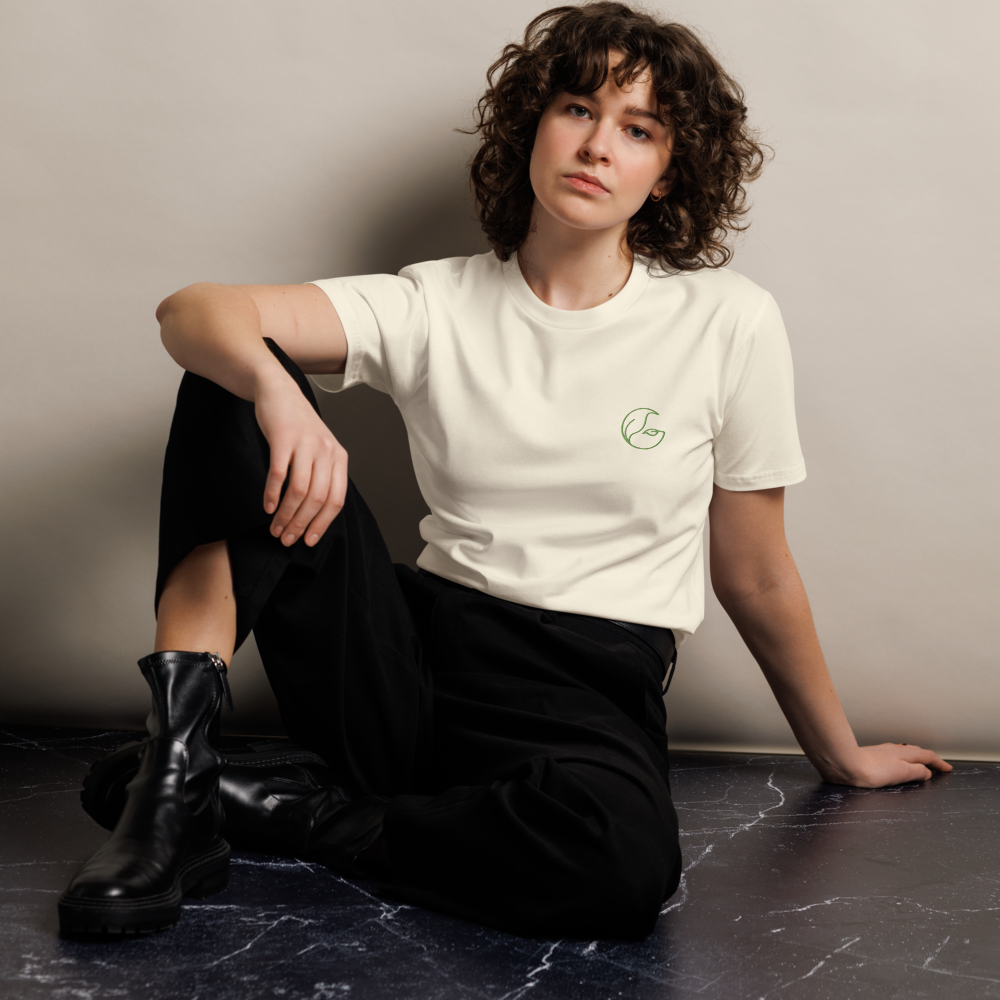 Garden Wrld Embroidered Logo Tee